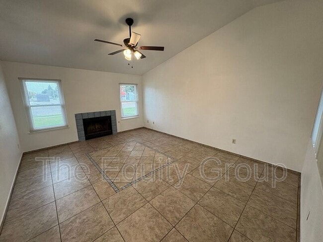 Building Photo - 1195 Santa Cruz Ave