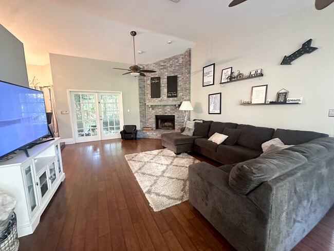 Building Photo - 1577 Compass Ct