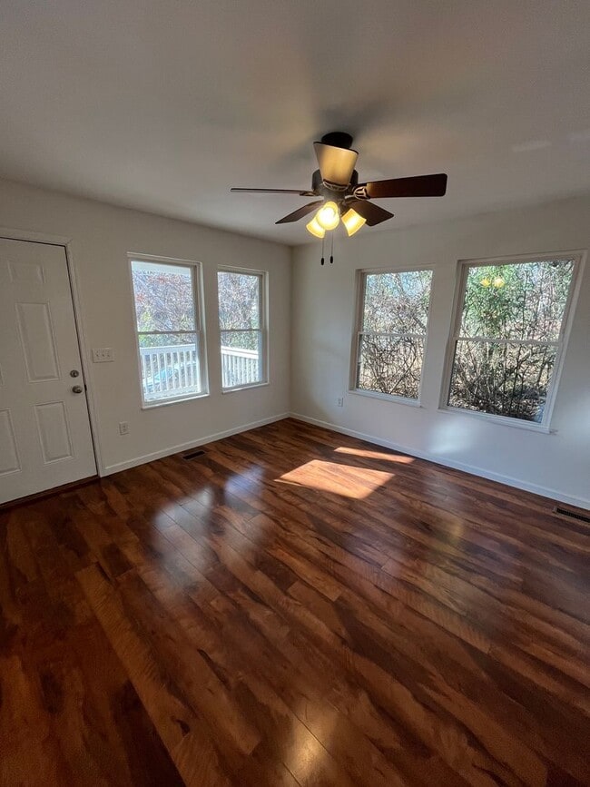 Building Photo - 2 bedroom, 1 bath House: Available Now or July 2026 (price is subject to change)