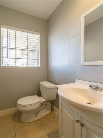 Building Photo - 1906 Curtis Dr