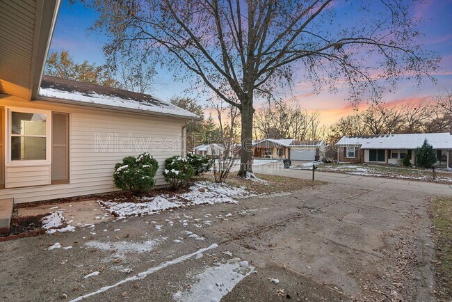 Building Photo - 19 Stone Mill Ln