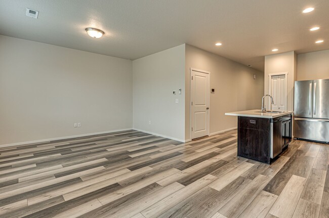 Building Photo - Beautiful Three Bedroom in Taverner Ridge!