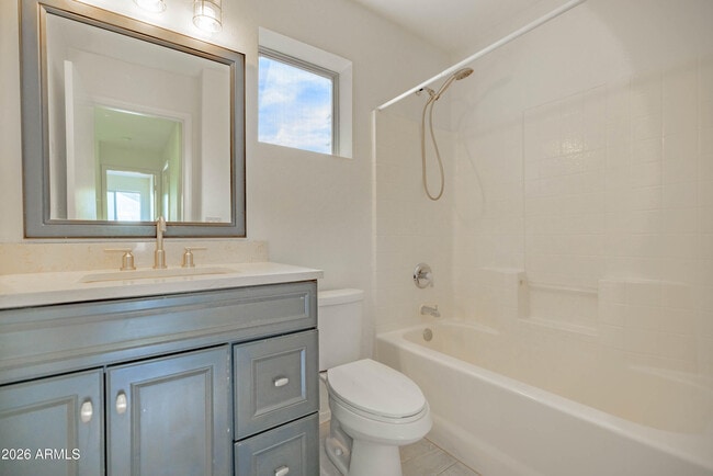 Building Photo - 1401 S 80th St