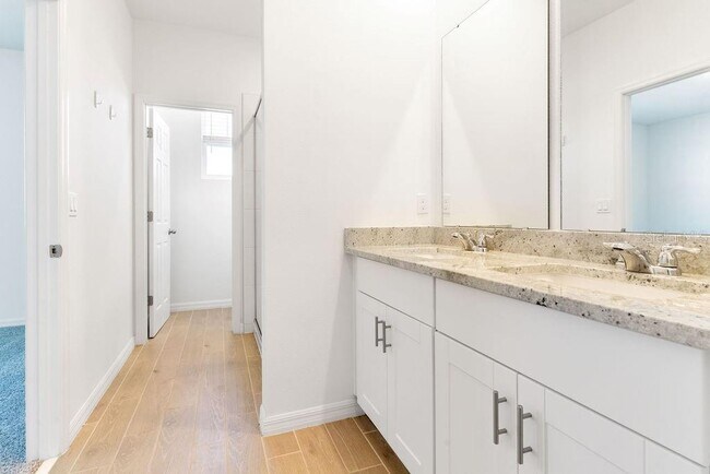 Building Photo - 4716 Homestead Trl