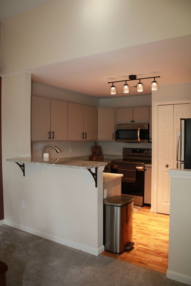 Building Photo - Charming 2 Bedroom/1 Bathroom Condo in Halethorpe, MD!