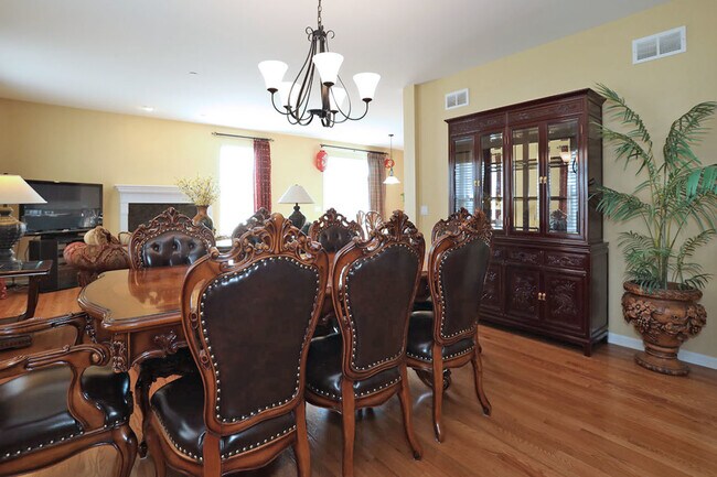 Building Photo - 21911 W Tori Ln