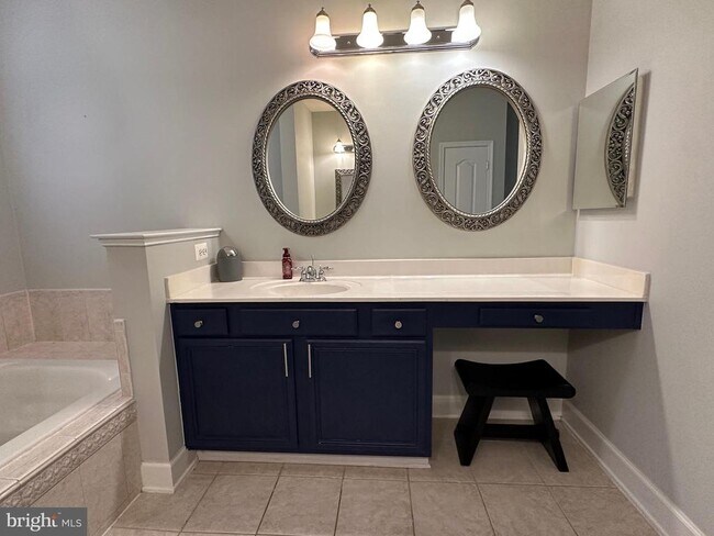 Building Photo - 13846 Greendale Dr