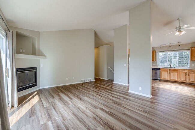 Building Photo - Must See 3 Bedroom In Coyote Run!!