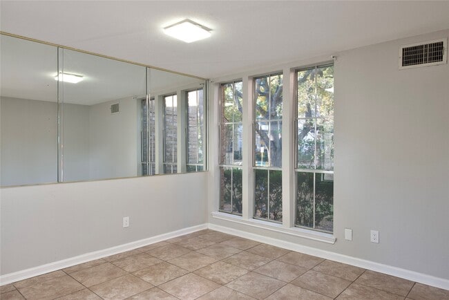 Building Photo - 4703 Cashel Glen Dr