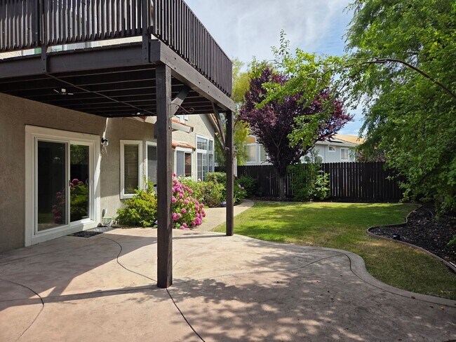 Building Photo - RANCH SOLANO