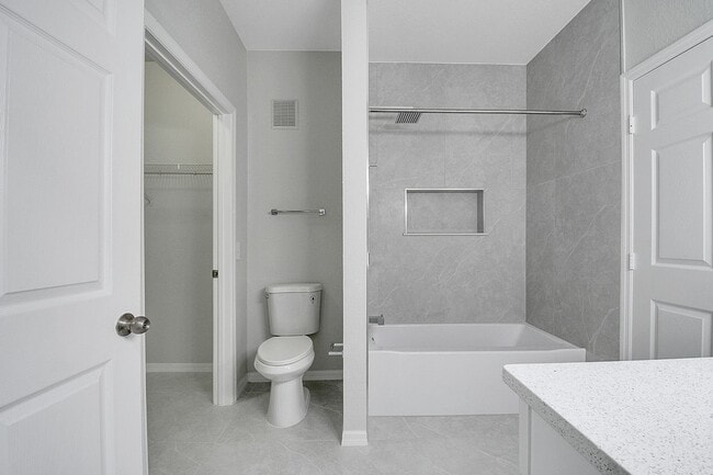 Building Photo - Fully Remodeled 3/2 with Loft in MetroWest...