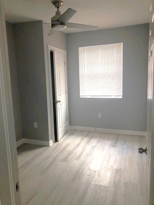 Building Photo - 3445 Juneway-1 AVAILABLE $700