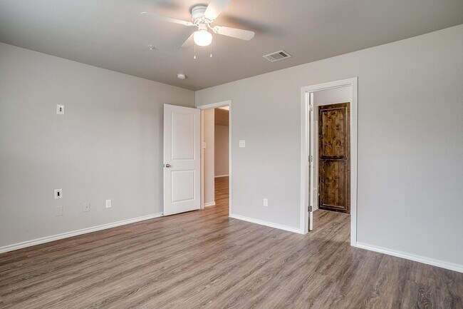 Building Photo - ASK ABOUT OUR SPECIAL - HALF OFF FIRST TWO MONTHS