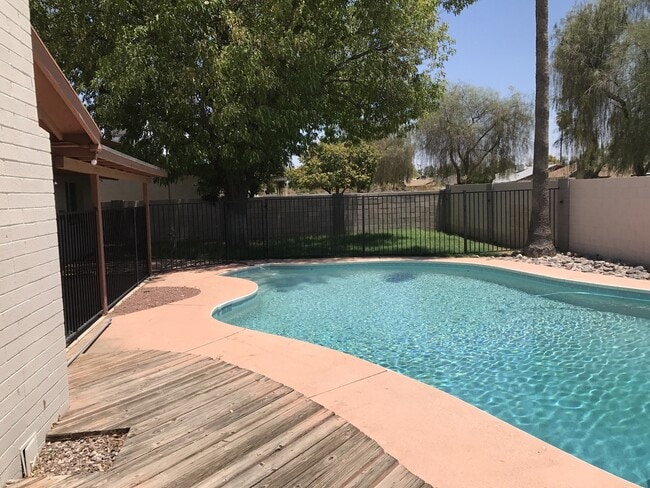 Building Photo - Tempe 3 Bed, 2 Bath - Pool and Single Story
