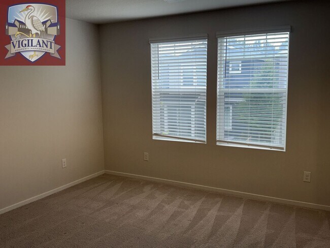 Building Photo - 3 Bedroom home