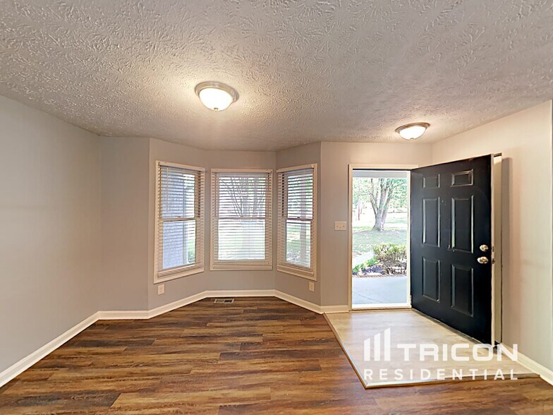 Building Photo - 146 Meadow Ridge Dr