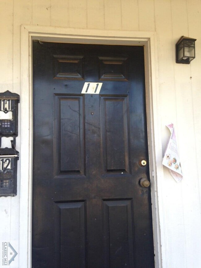 Building Photo - 284 Bloomfield St