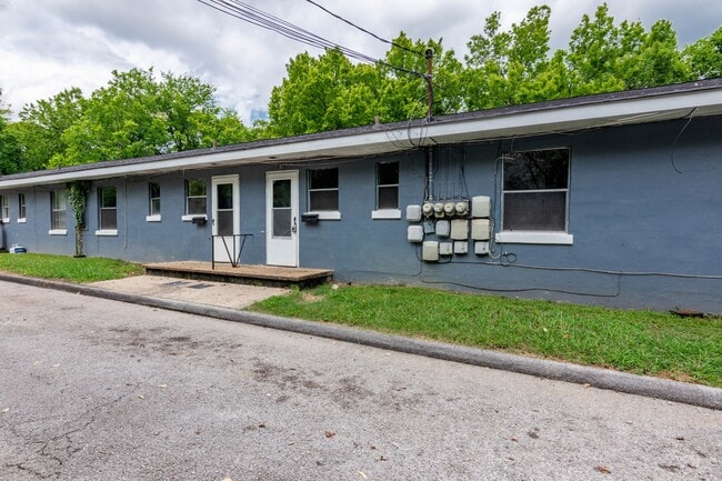 Primary Photo - 433 Carver Ln