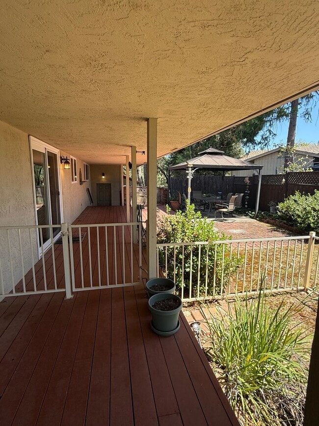 Building Photo - 23799 Woodhaven Pl