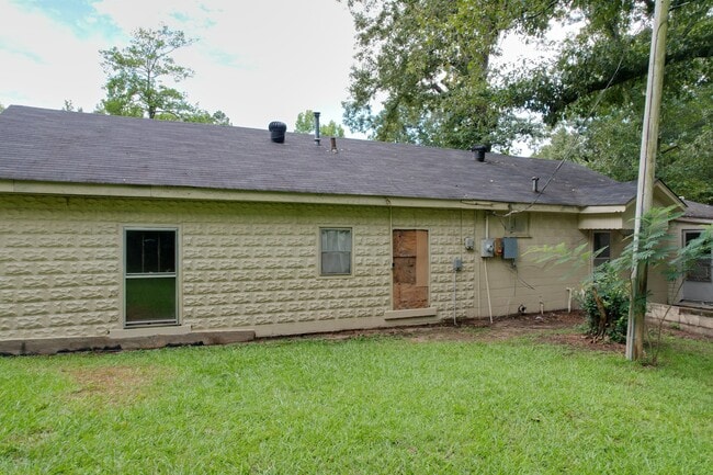 Building Photo - 194 Ouachita 54