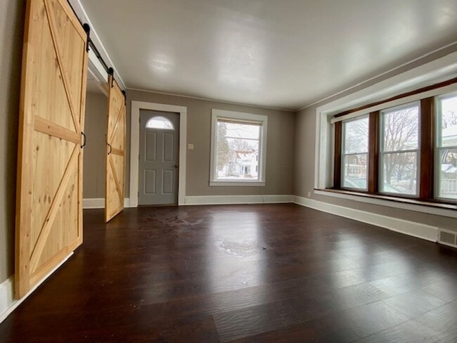 Primary Photo - 714 4th St