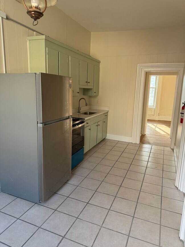 Building Photo - 32 W High St