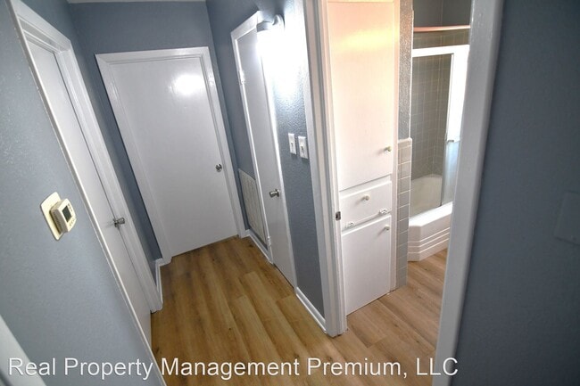 Building Photo - 3 br, 1.5 bath House - 505 Staring Lane