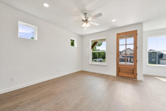 Building Photo - 1230 Elm Ct