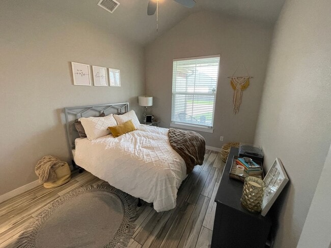 Building Photo - 7109 Diamond Dove Dr