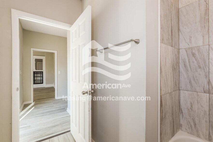 Building Photo - 1317 44th St