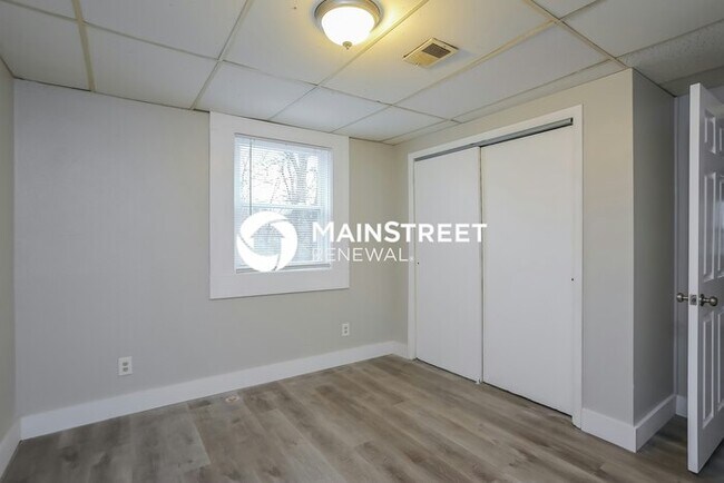 Building Photo - 3 Bedroom Pet-Friendly Home in INDEPENDENC...