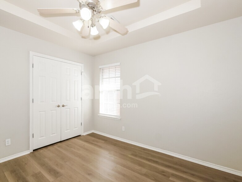 Building Photo - 17533 Zinc Dr