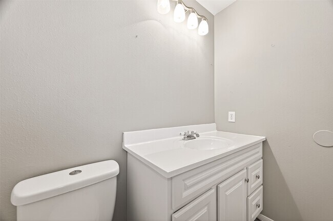 Building Photo - 1411 Heathcote Ln