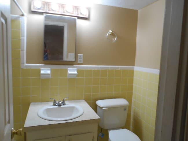 Building Photo - 6218 Blynn Dr