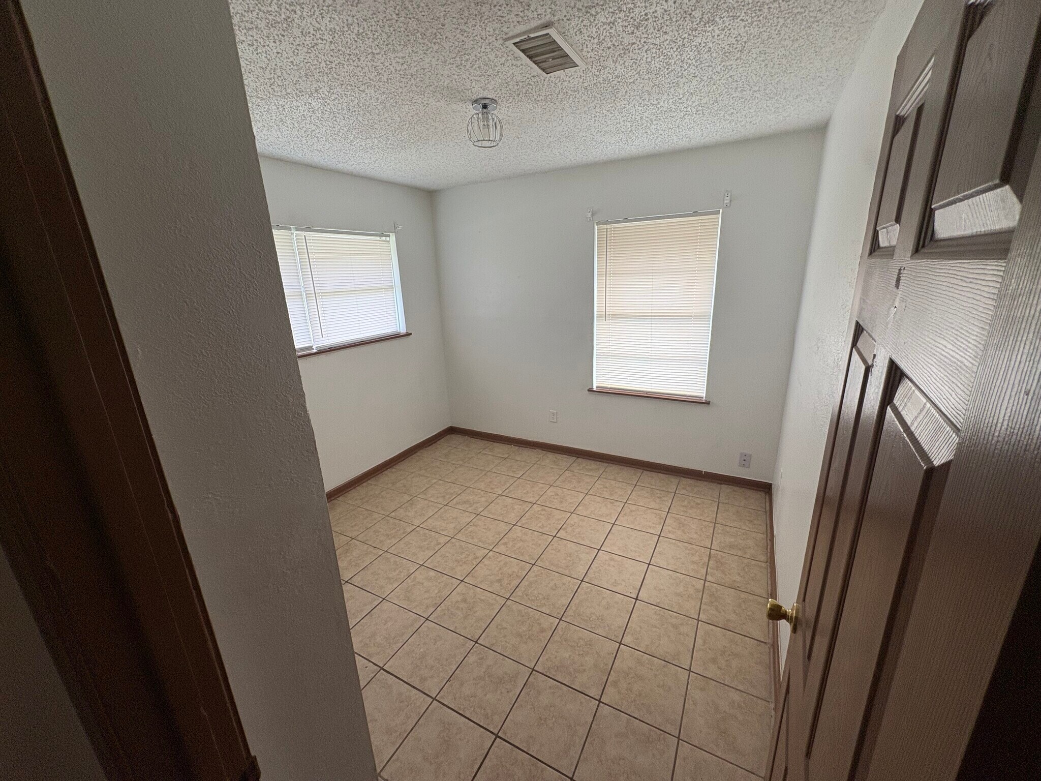 Building Photo - 9218 Laura Koppe Rd