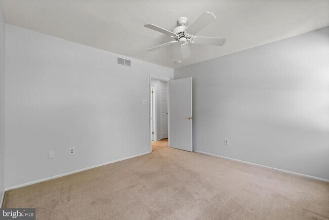 Building Photo - 4706 Bates Dr