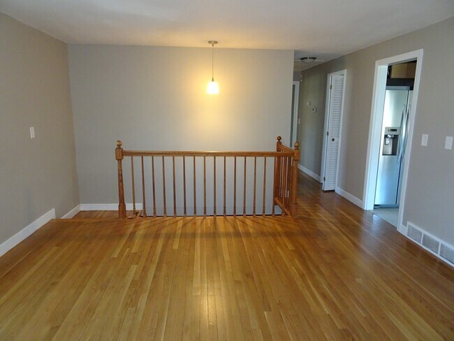 Building Photo - 2 Lantern Ln