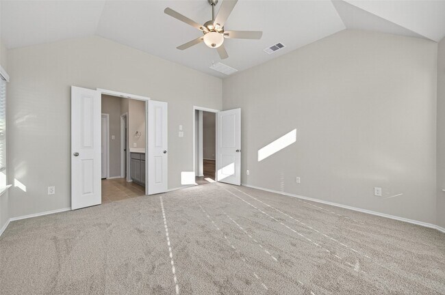 Building Photo - 1011 Shl Crk Trl