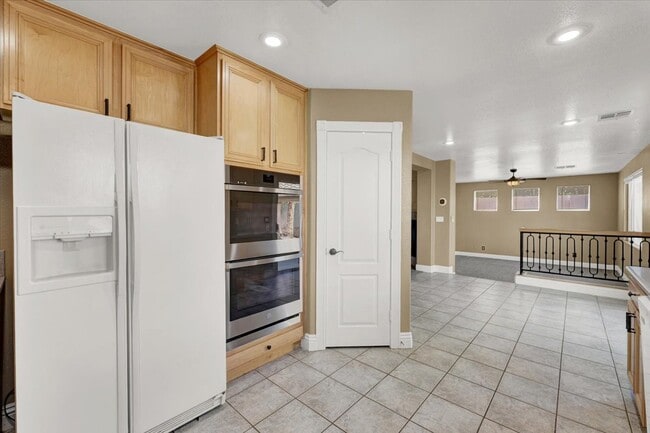 Building Photo - 10672 Blue Nile Ct
