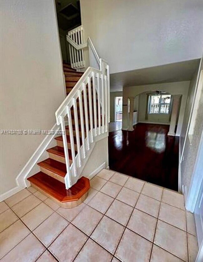 Building Photo - 16972 SW 33rd Ct