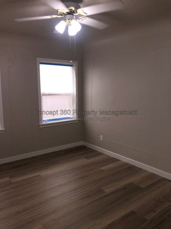 Building Photo - 1061 E Market St