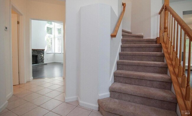 Building Photo - 3500 Crownridge Dr