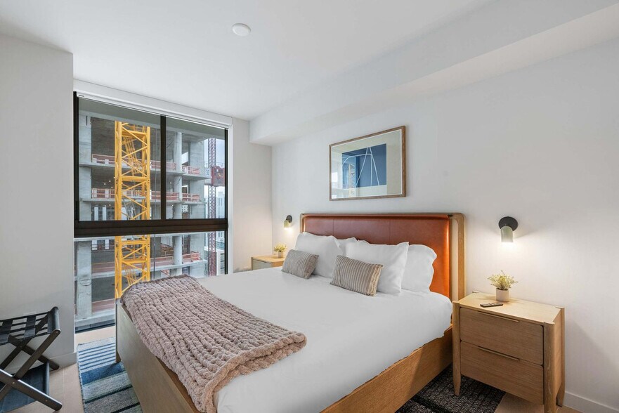 Building Photo - 11 NE 6th St