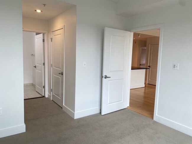 Building Photo - 4101 Albemarle St NW