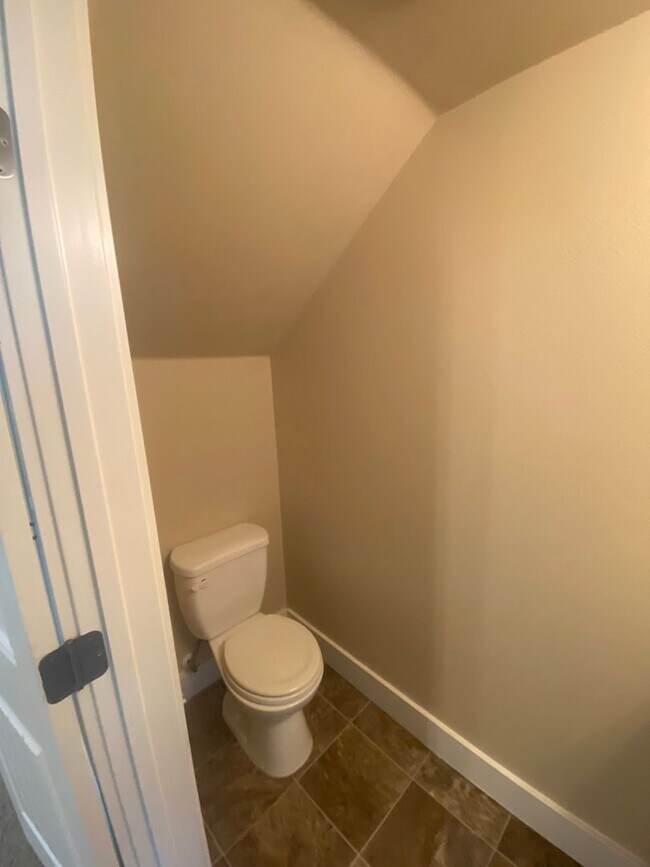 Building Photo - 9993 W Rosecroft Ct