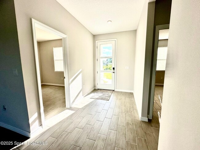 Building Photo - 1326 Seeley Cir NW