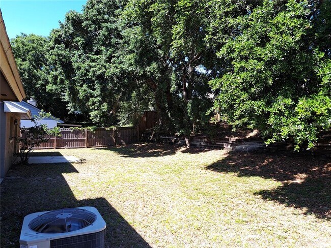 Building Photo - 7481 Bordwine Dr