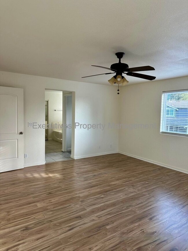 Building Photo - 182 Oleander Dr
