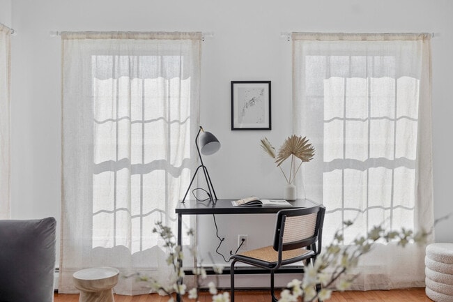 Building Photo - 163 Silver Lake Rd