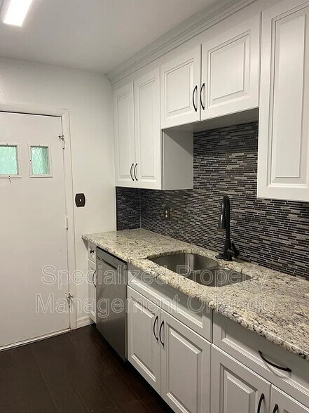 Building Photo - 2500 Lee Rd